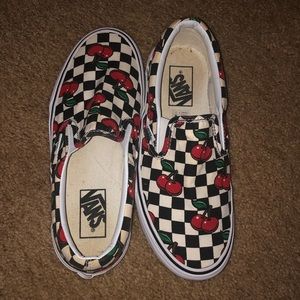 Cherry checkered vans🍒